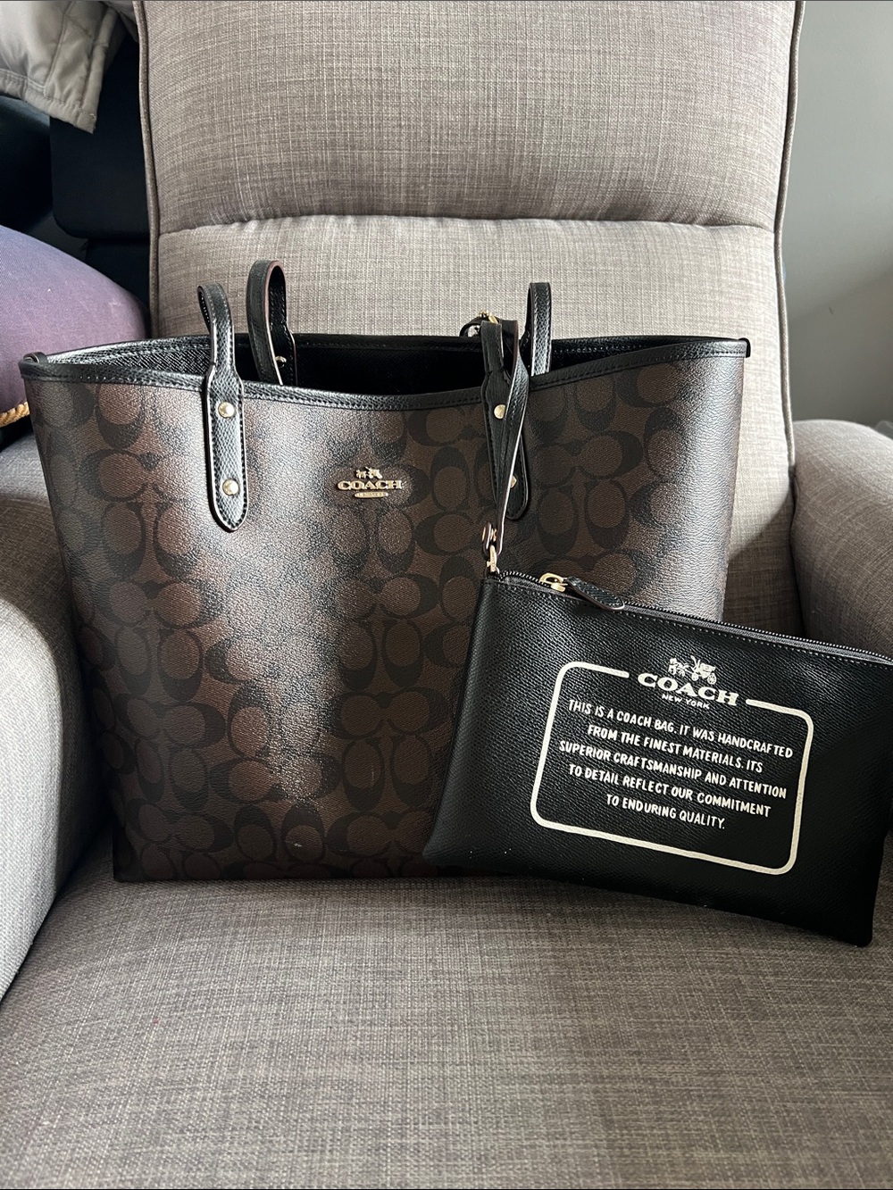 Coach Brown Signature Tote with Black Pouch and Gold Logo - Picture 2 of 6